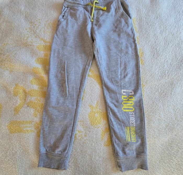 Lot jogging fille 8ans - photo numéro 2