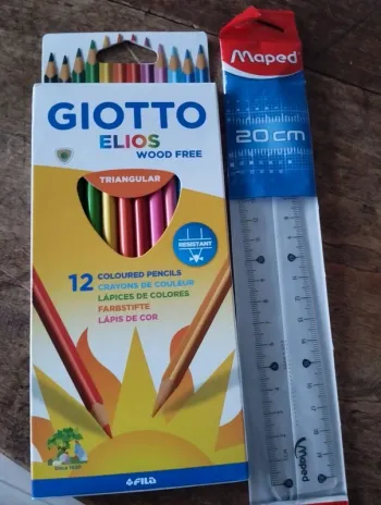 Lot fournitures scolaires