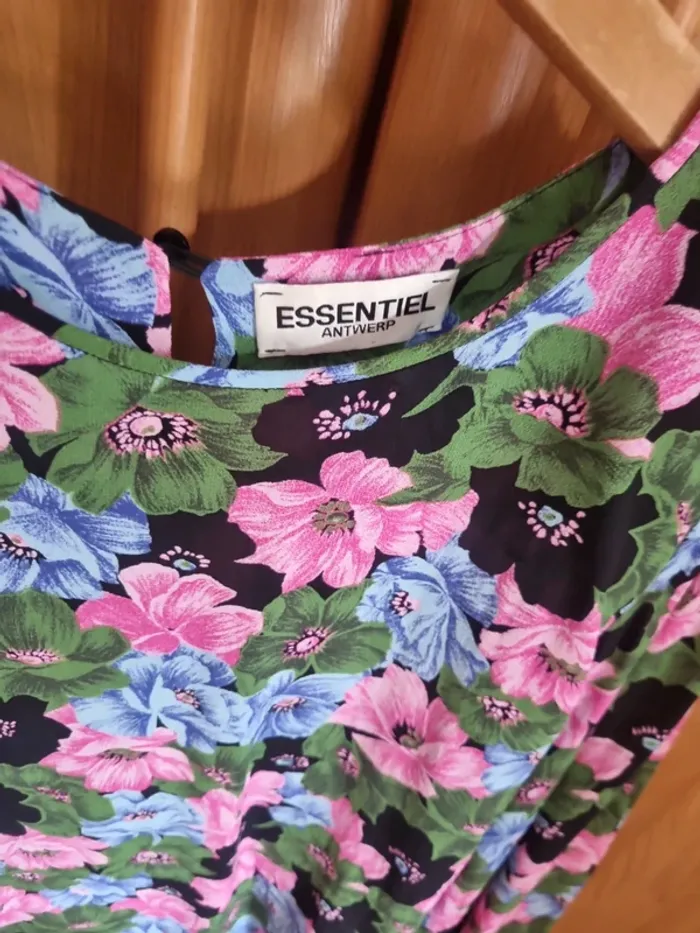 Blouse fleurie 🌸 essentiel antwerpen - photo numéro 2