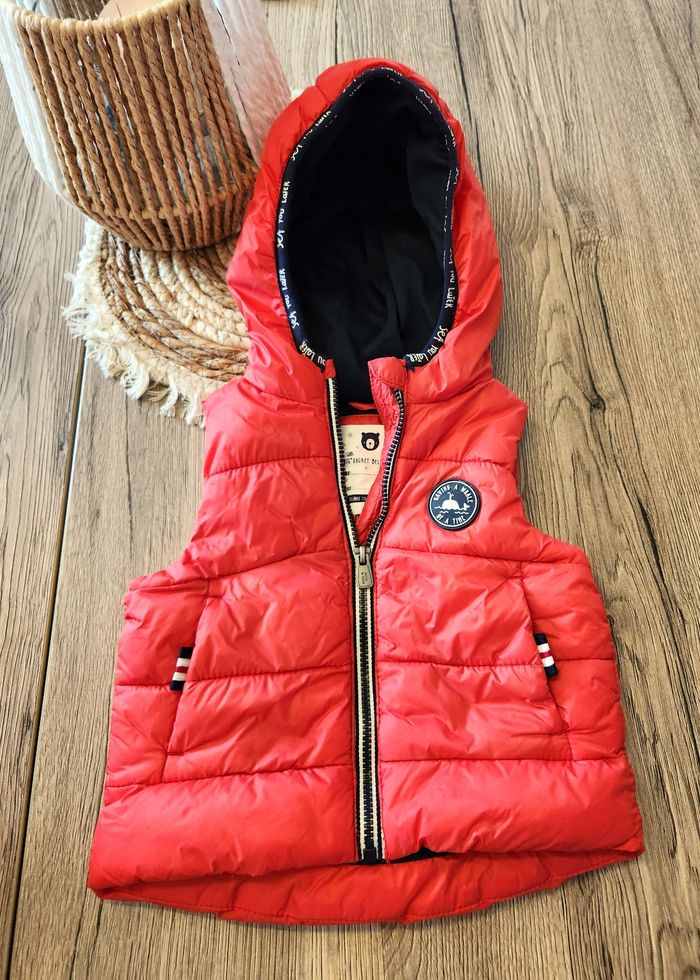 Veste sans manches rouge 9mois C&A