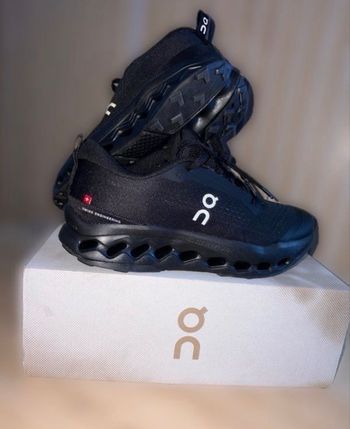 ON noires, des chaussures de running performantes 