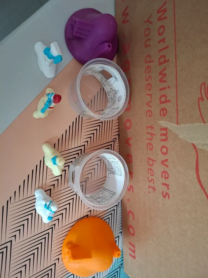 2 maisons Schtroumpf et figurines - photo numéro 4