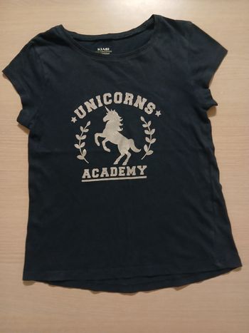 Tee shirt fille en coton taille 8 ans marque kiabi tres bonne etat