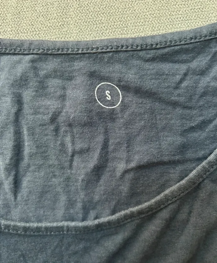 T shirt taille S - photo numéro 7