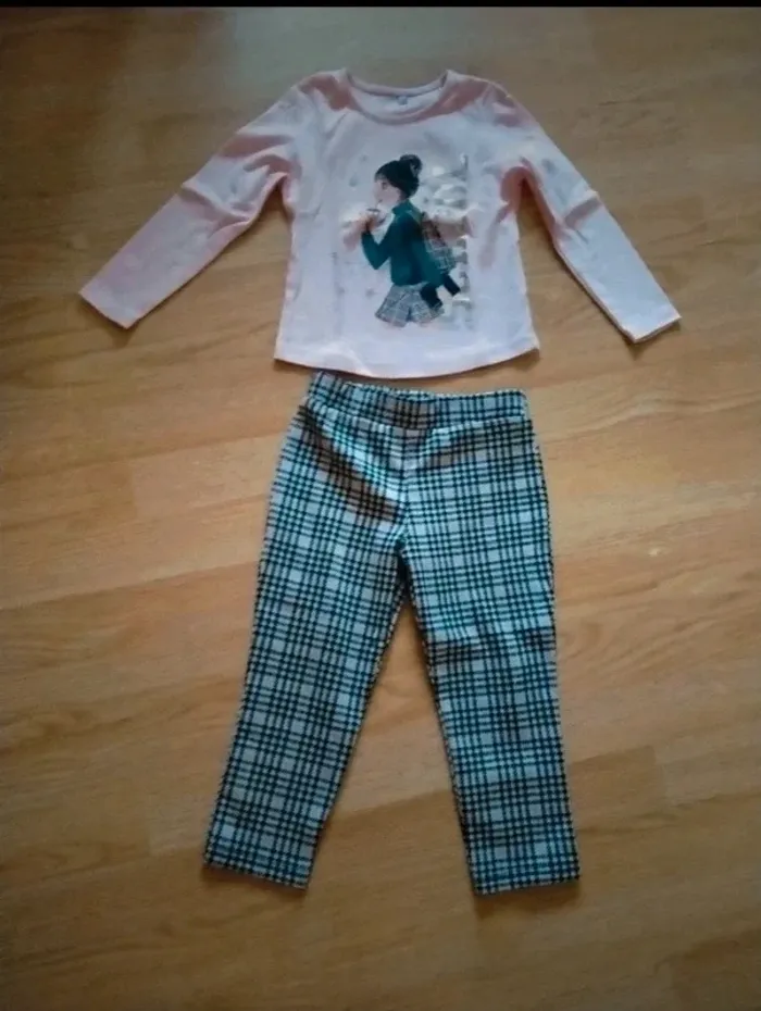 Lot de 10 vêtements. fille.
taille 3 ans. - photo numéro 3