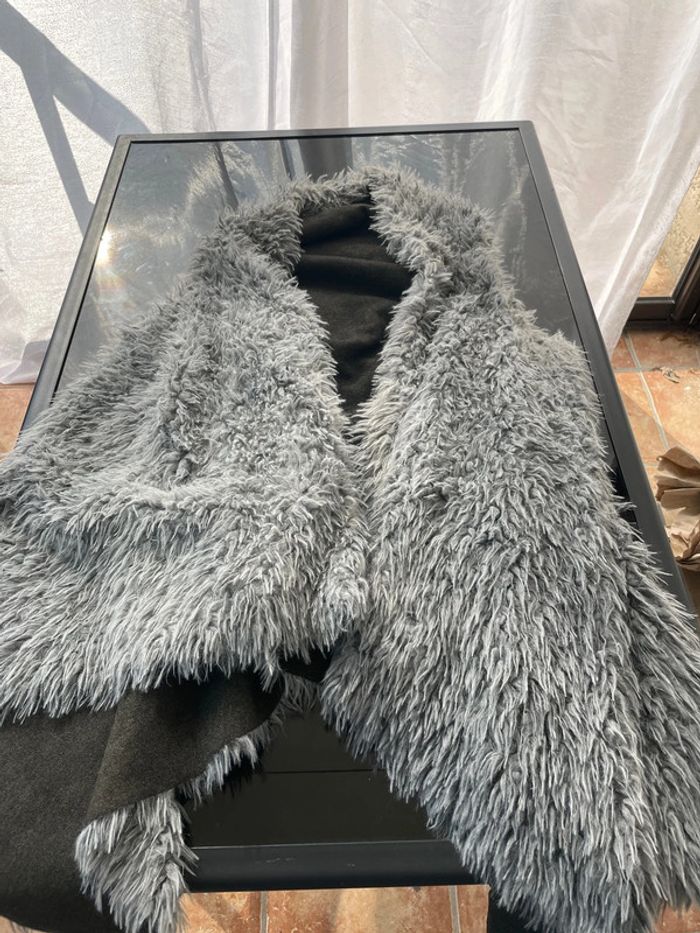 Gilet sans manches fausse fourrure, taille 38 - photo numéro 4