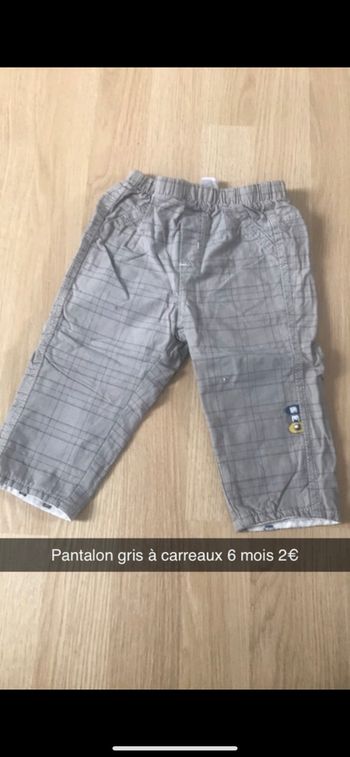 Pantalon gris à carreaux