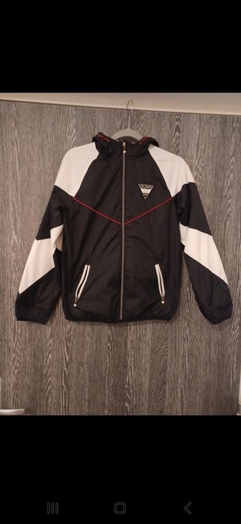 Veste coupe-vent légère à capuche