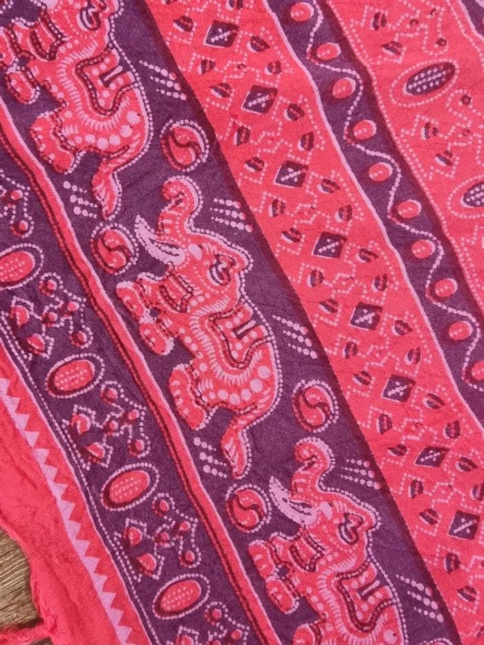 Paréo rose motif Inde éléphants - photo numéro 2