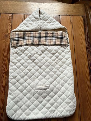 Chancelière gigoteuse beige écru Burberry 