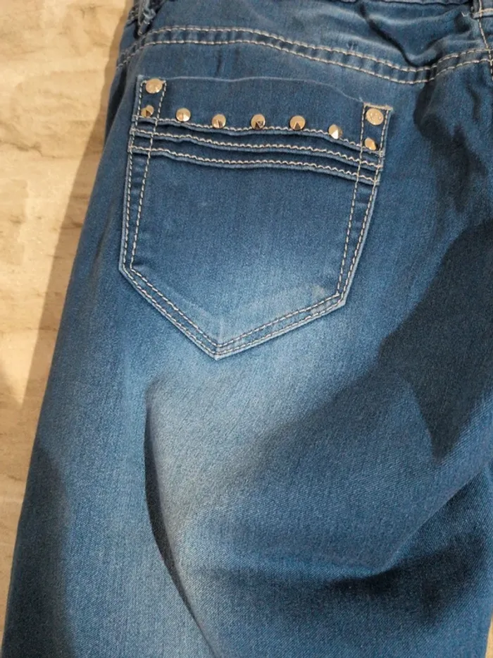 Jovial Jean – Taille L – Bleu foncé avec strass au niveau des poches - photo numéro 4