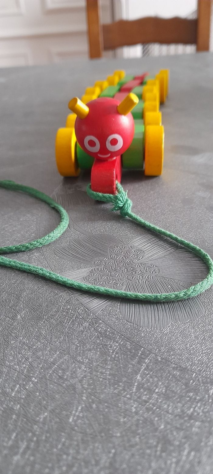 Chenille en bois à tirer - photo numéro 2