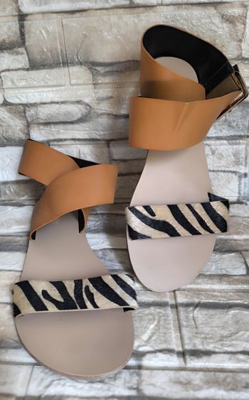 Superbe Sandale montante comme'neuve