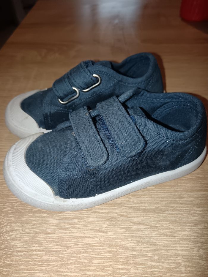 Chaussure basse taille 23