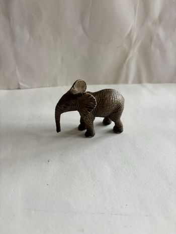 Éléphanteau Schleich