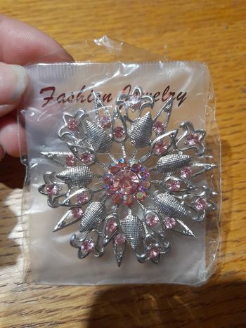 Broche