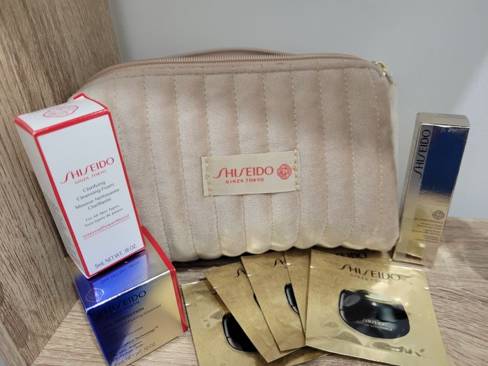 Cosmétiques Shisheido avec Trousse - photo numéro 2