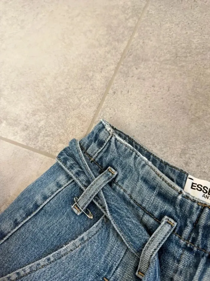 Short en jeans taille haute Essentiel Anwerp femme taille 34 parfait état - photo numéro 5