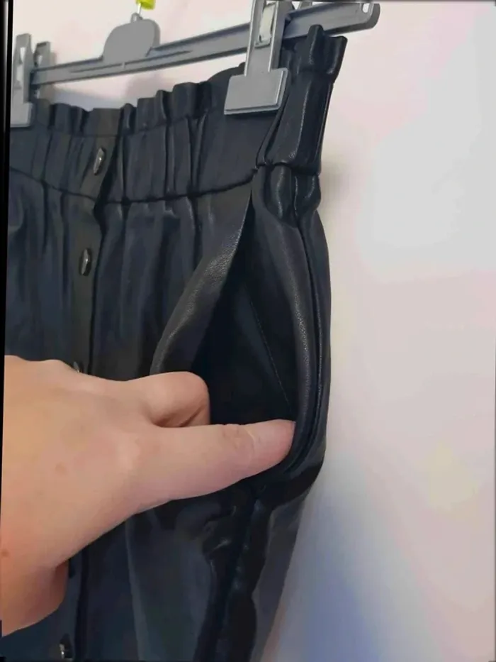 Jupe  simili  Promod taille  40 42 - photo numéro 3