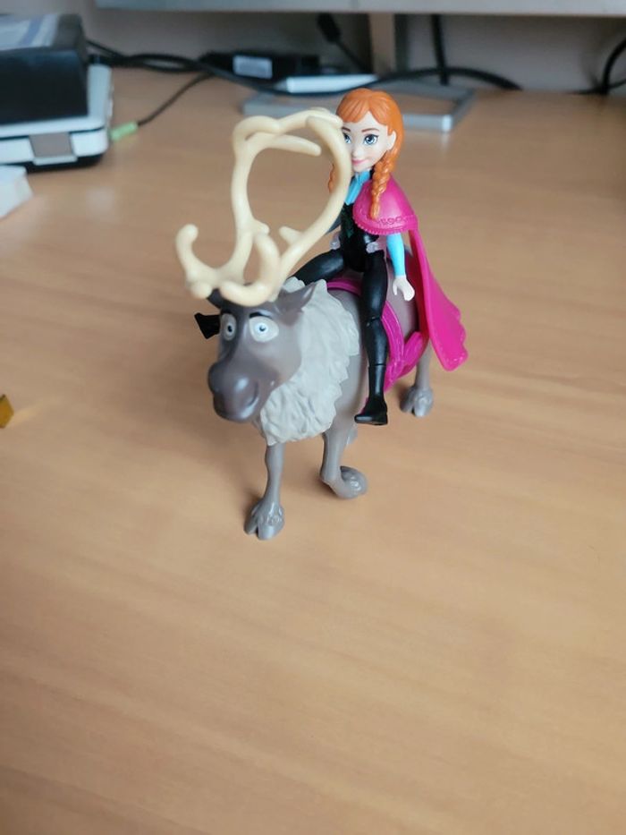 Figurine reine des neiges Anna - photo numéro 3