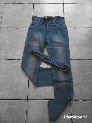 Magnifique jeans taille froufrou