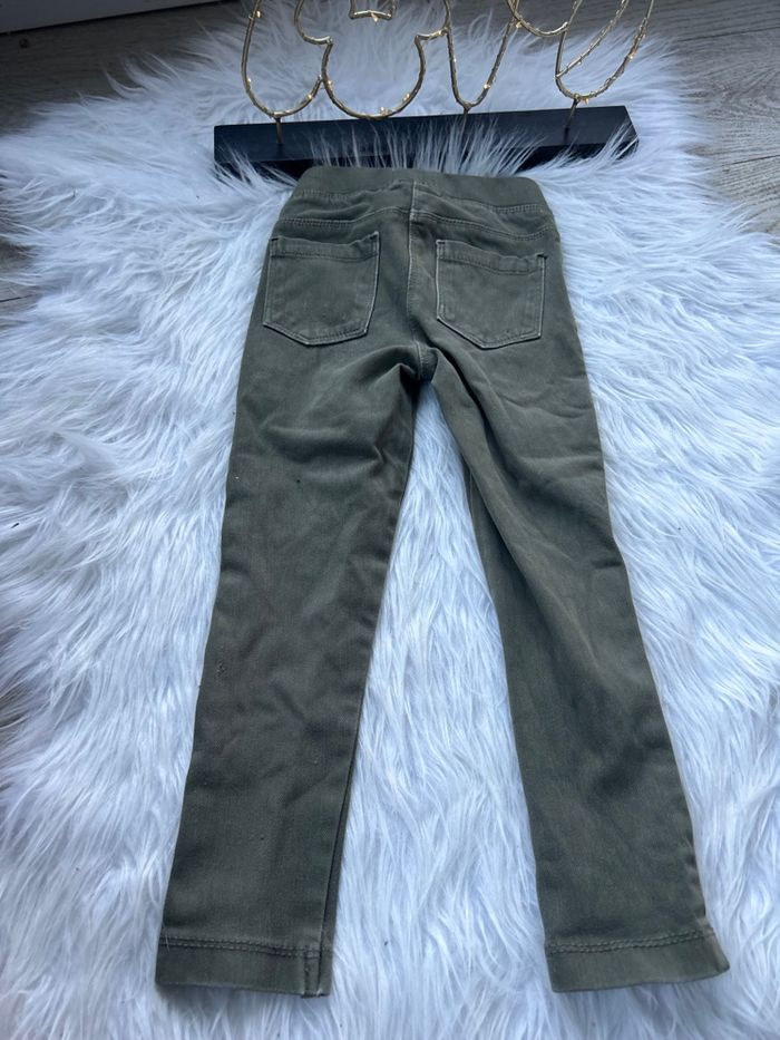 Très beau legging vert kaki 🥰 cherokee taille 2-4 ans - photo numéro 3