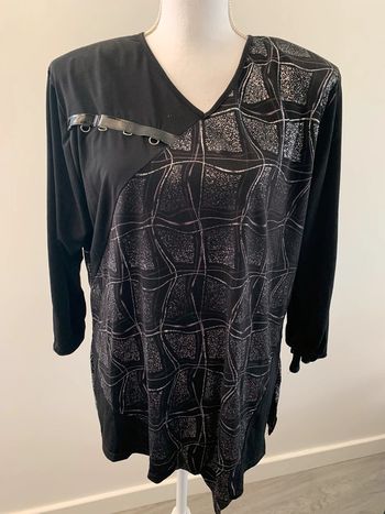Blouse noire et pailletée T46/48