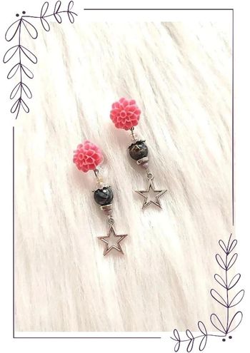 Boucles d'oreilles pendantes avec fleur et étoile