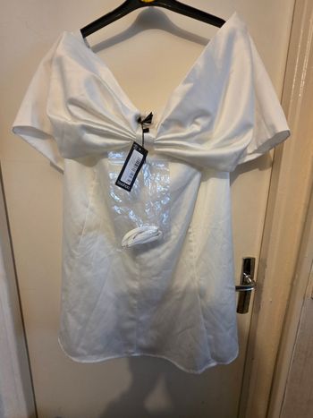 Robe neuve blanche 