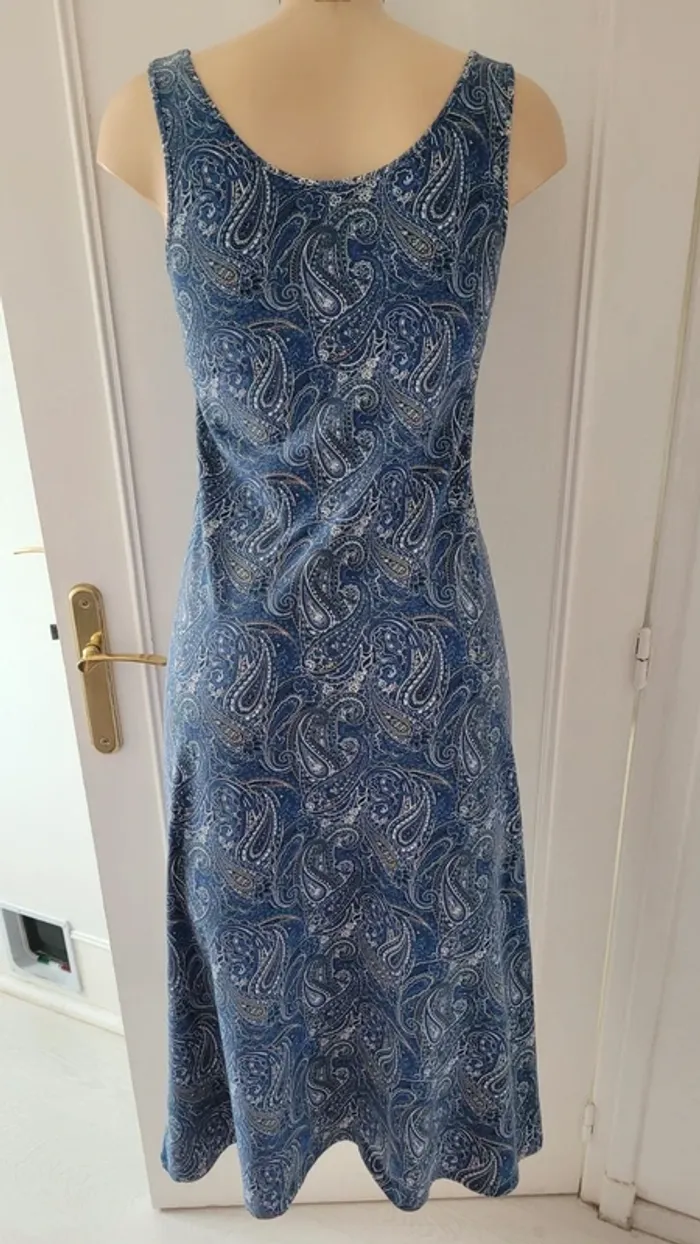 Robe longue avec brassière intégrée - photo numéro 4