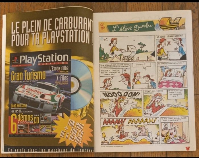 Ancien journal de mickey avec cadeau poster géant équipe de France N°2396 de 1998 vintage - photo numéro 6