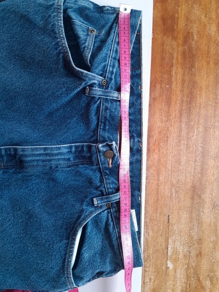 Jean wrangler court et large 36×29 - photo numéro 6
