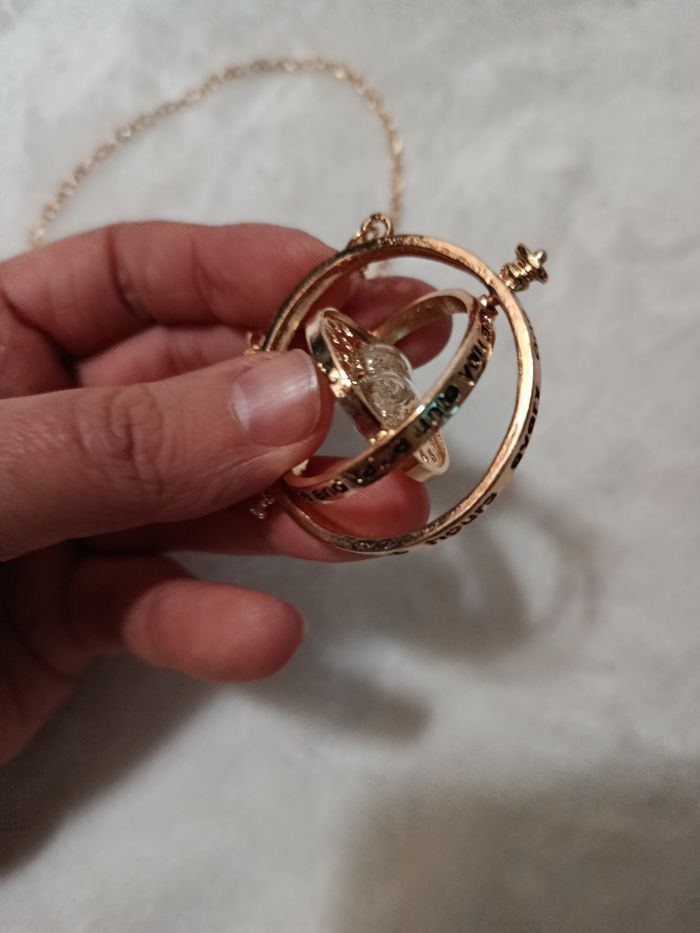 Arret de collection , joli collier " Harry Potter , retourneur de temps "  ( bien lire svp ) - photo numéro 3