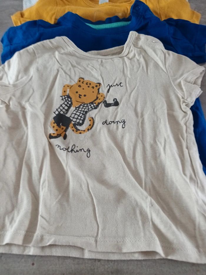 Lot tshirt 9mois - photo numéro 2