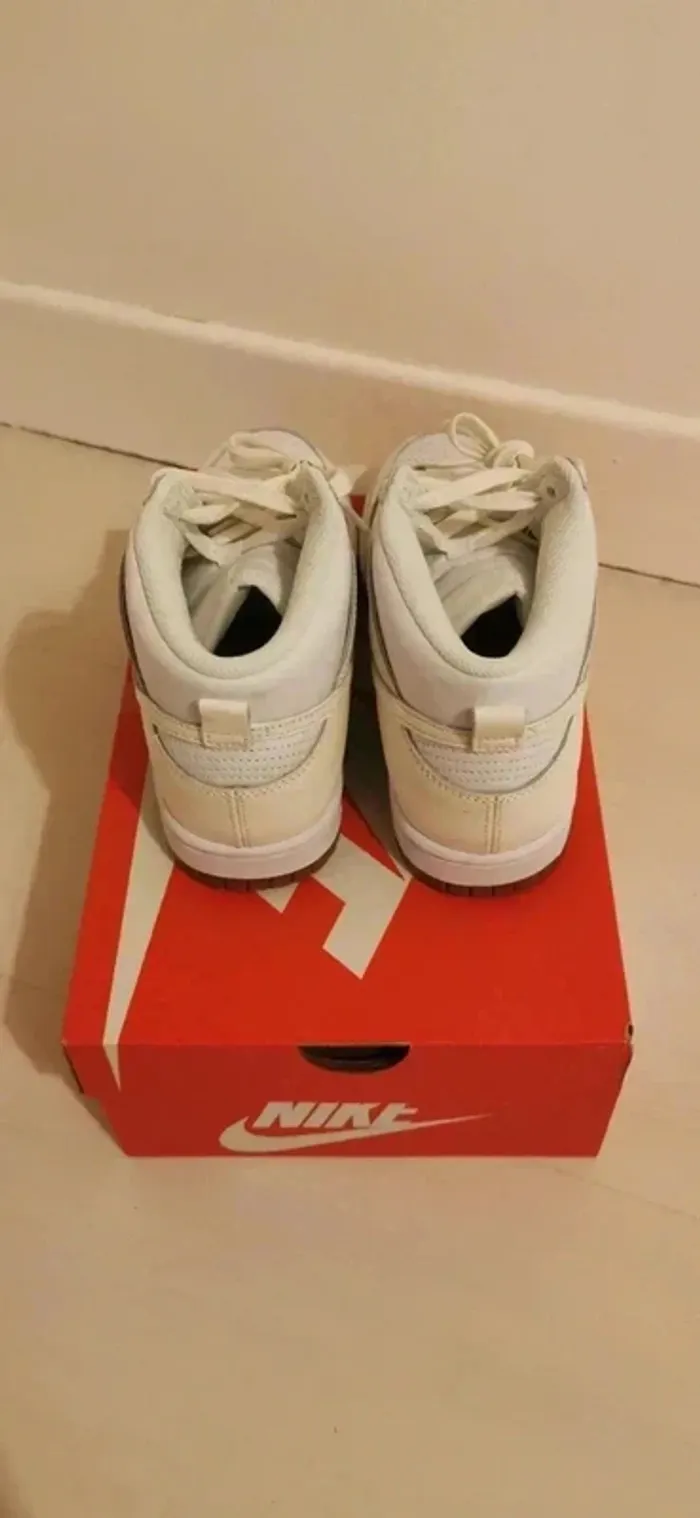 Nike Dunk High T38 NEUVES - photo numéro 3