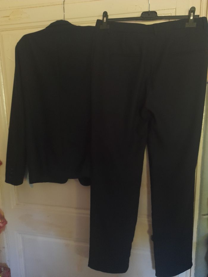 Tailleur pantalon bleu marine, marque La petite étoile, taille 1 (38/40) et 3 (42) - photo numéro 2