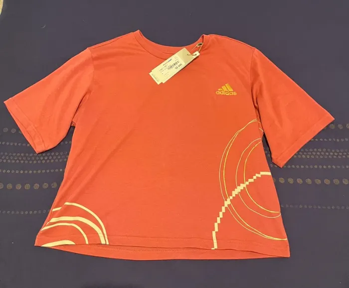 T-shirt adidas