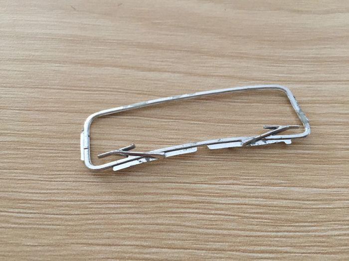 Contour vitre avant pièce détachée miniature 1/18 Citroën traction 15cv 1952 Maisto #A40