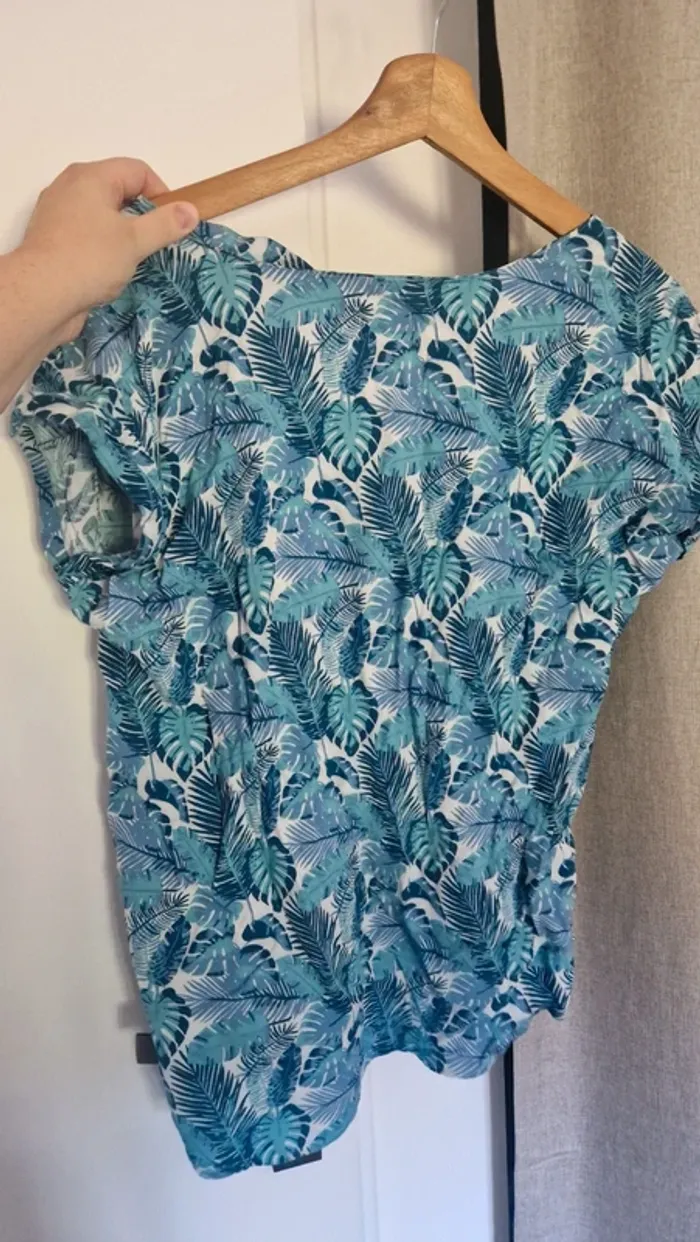 Top bleu motif - photo numéro 2