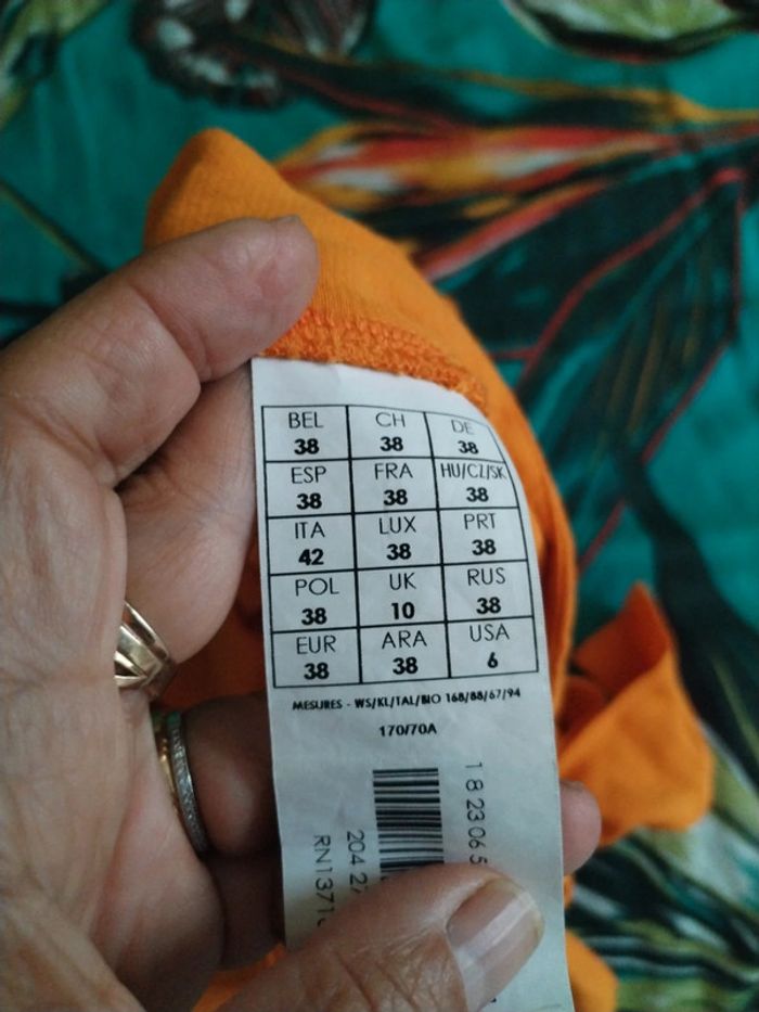 Short orange - photo numéro 3