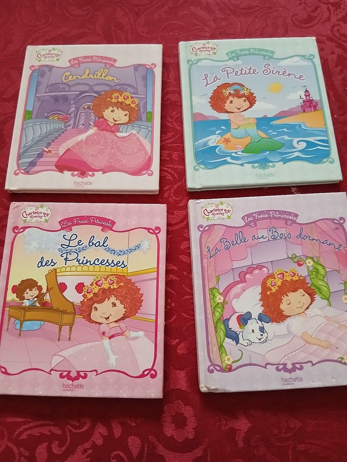 Lot de 4 livres Charlotte aux fraises