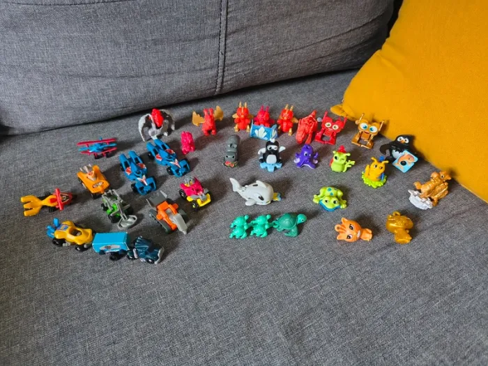 Lot de petits jouets Kinder surprise