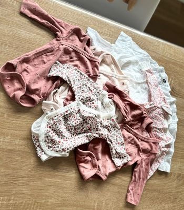 8 Bodies 1 mois - photo numéro 2