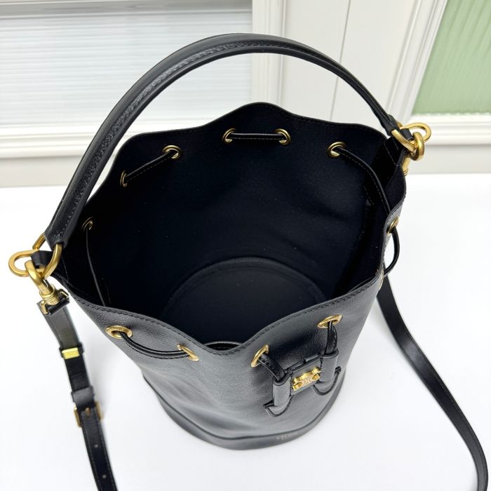 CELINE  121 - photo numéro 9