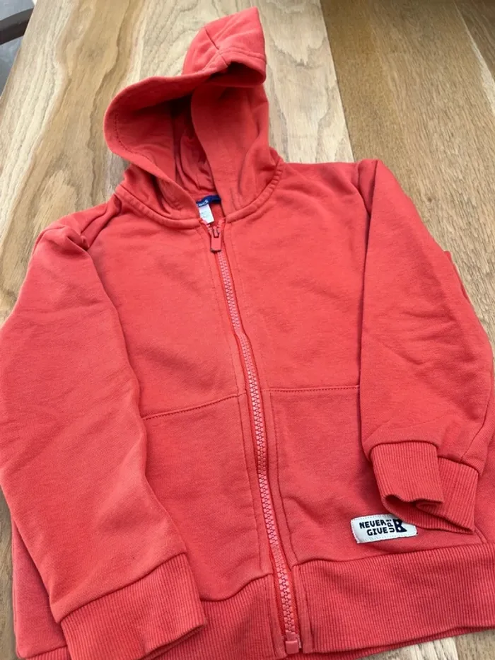 Gilet sweat orange Okaïdi taille 5 ans