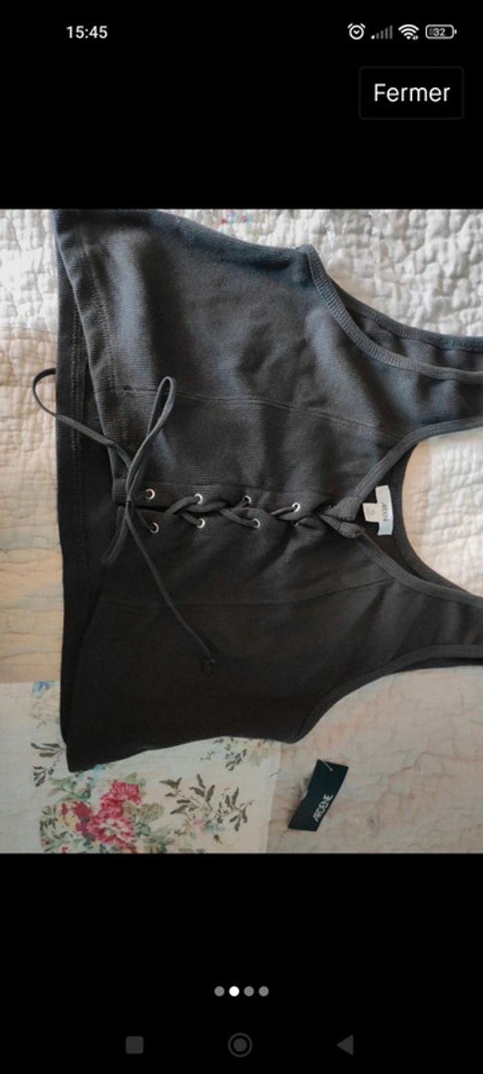Très beau croc top avec ficelle - photo numéro 2