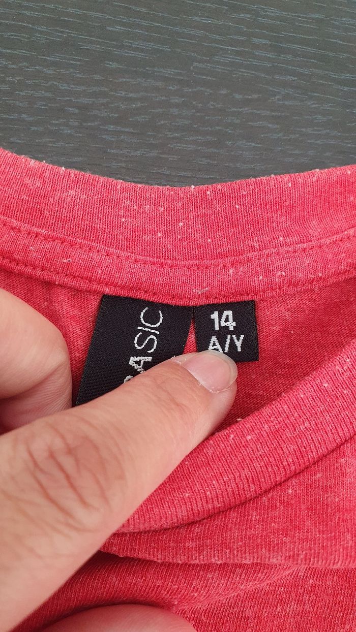 T shirt rouge en 14 ans - photo numéro 2