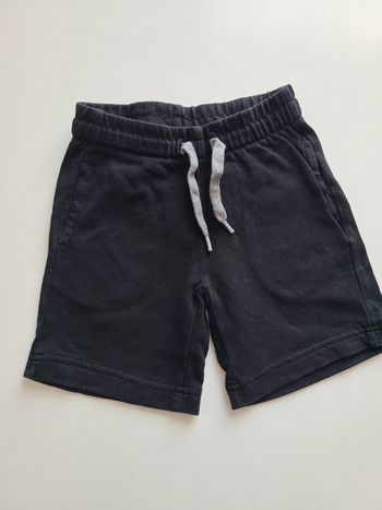Short 3 ans