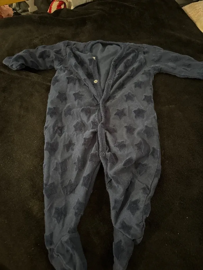 Pyjama fin bleu marine étoilé 6 mois