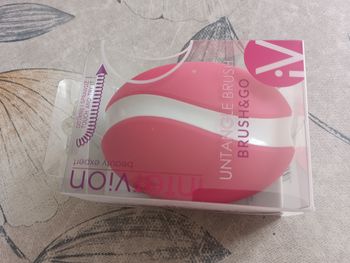 Brosse à cheveux format sac à main